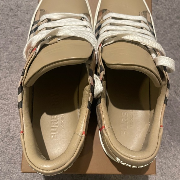 Burberry Sneaker Size 37 Women - Picture 2 of 4